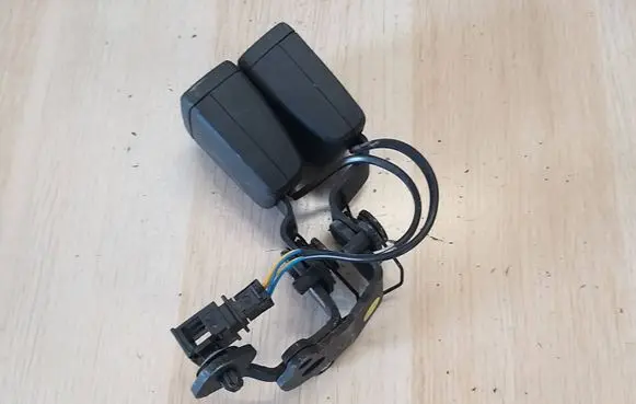 Seat Leon IV Rear seatbelt buckle 5FA857739