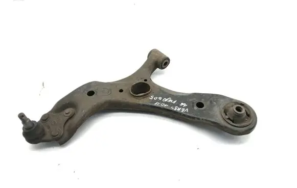 Toyota Verso-S Front lower control arm/wishbone