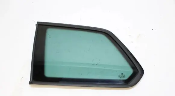 Volkswagen Golf VII Rear side window