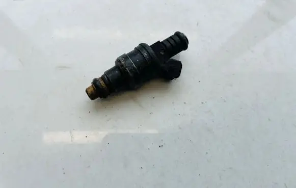 Audi A6 S6 C5 4B Fuel injector 0280150921