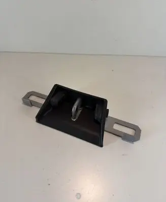 Volvo XC40 Rear door lock loop/hook striker 31484517