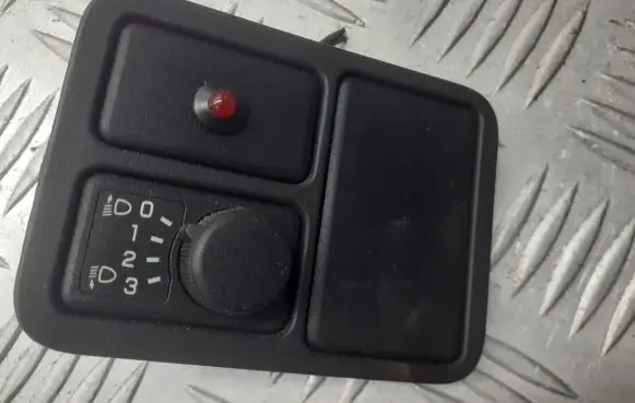 Nissan Almera N16 Light relay 68493-90J00