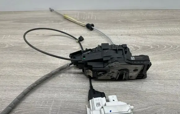 Mercedes-Benz S W222 Rear door lock A2227661100
