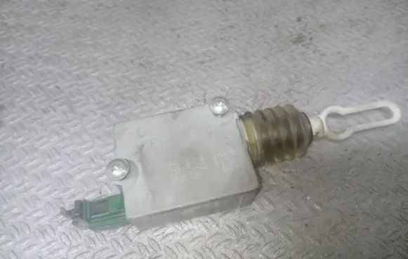 Audi A2 Central locking motor 8Z0962115