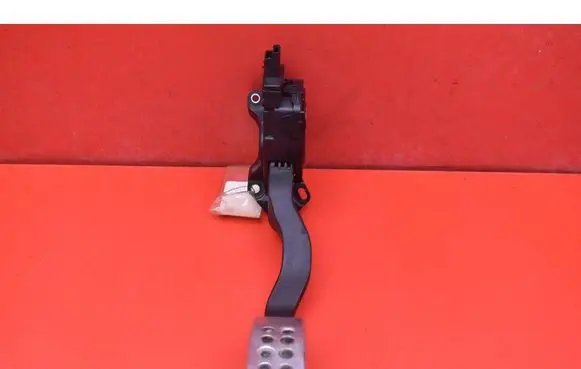 Peugeot 207 CC Accelerator throttle pedal 9681530480
