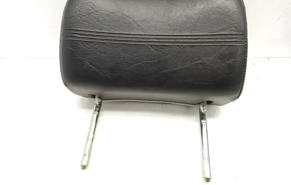 Volkswagen PASSAT B2 Front seat headrest 