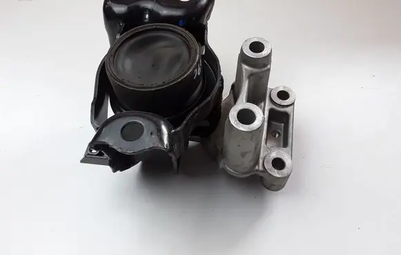 Nissan Note (E11) Engine mount bracket 28B814