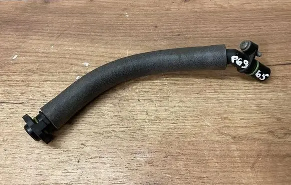 Volkswagen PASSAT B8 Breather/breather pipe/hose 05E103474A