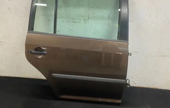 Volkswagen Touran II Rear door 