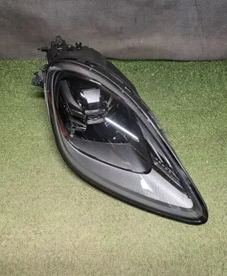 Porsche Cayenne (9Y0 9Y3) Headlight/headlamp 9Y0941044AJ T9Y0033 1EX01646556