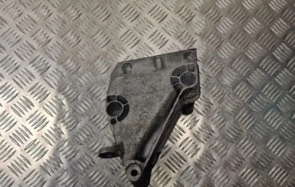 Volkswagen Polo V 6R Engine mounting bracket 03L199207A