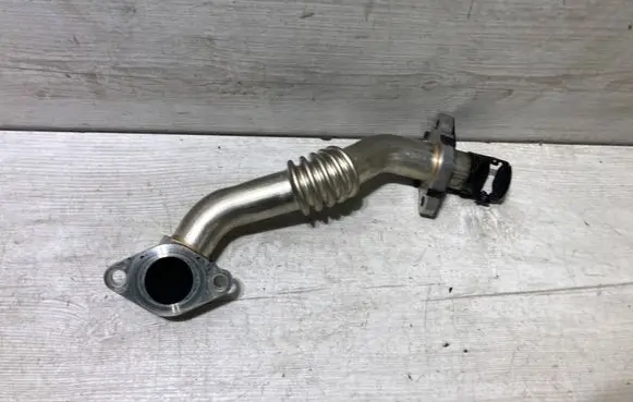 Ford Focus EGR valve line/pipe/hose JN1Q9E470AA