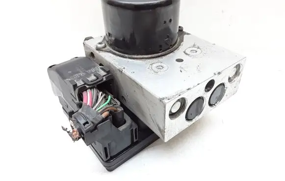 Volvo XC90 ABS Pump 30793445