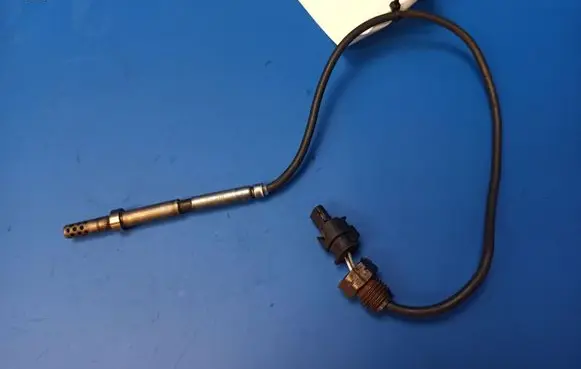 Mercedes-Benz E C207 W207 Exhaust gas temperature sensor A0051531728