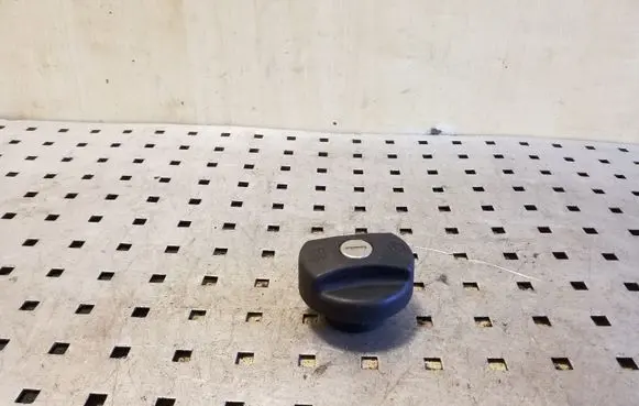 Audi A3 S3 8L Fuel tank filler cap 