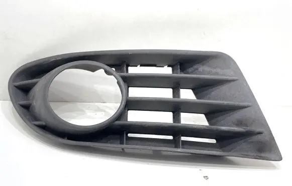 Volkswagen Golf Plus Front bumper lower grill 5M0853665C