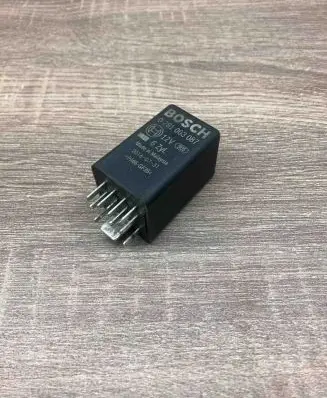 Audi A6 S6 C6 4F Other relay 0281003087