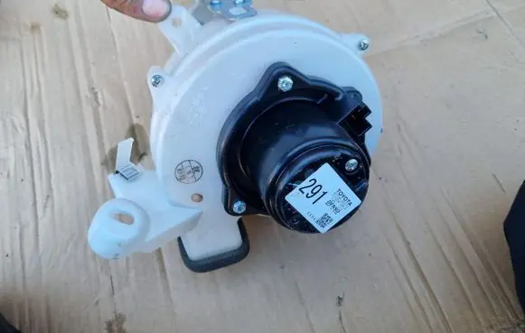 Toyota Prius (XW20) Heater fan/blower 8713047070 1172002913