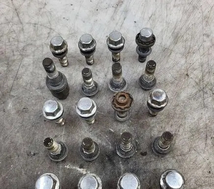 Volvo V60 Nuts/bolts