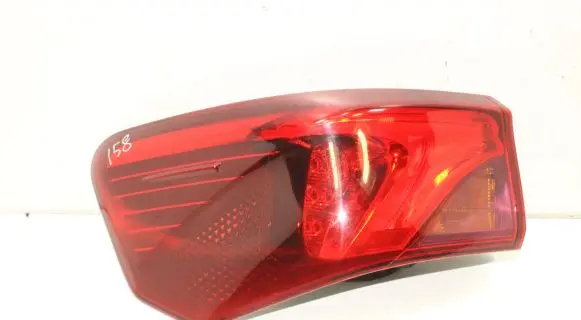 Toyota Avensis T270 Rear/tail lights