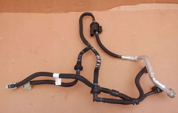 Ford Escape IV Fuel line/pipe/hose LX619D289