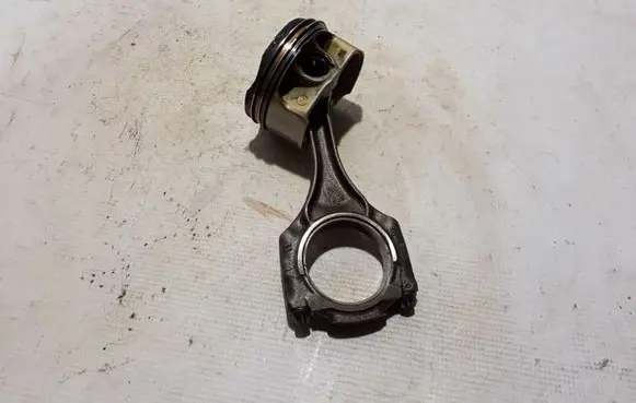 BMW 5 F10 F11 Piston with connecting rod 8653978