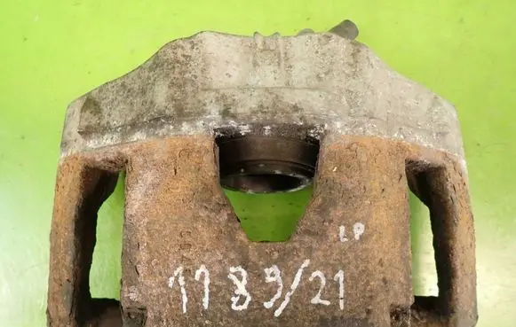 Volvo XC90 Front brake caliper