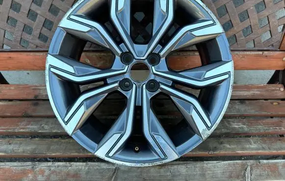 Renault Clio V R17 alloy rim 