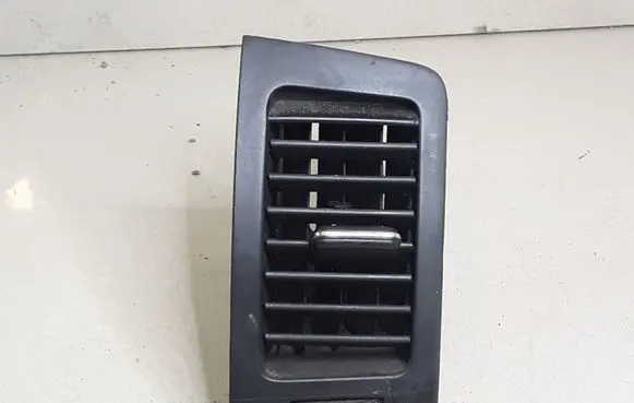 Toyota Corolla Verso E121 Dashboard side air vent grill/cover trim 1833