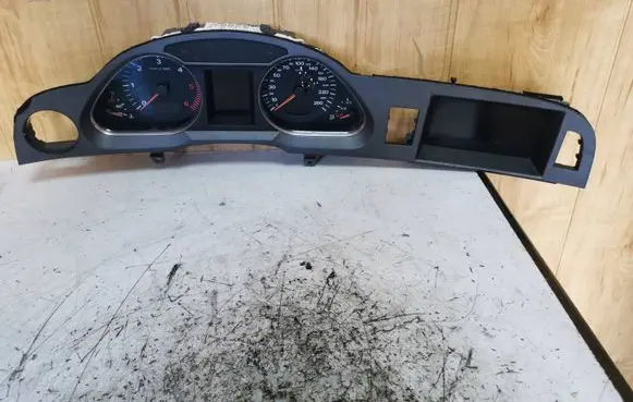 Audi A6 S6 C6 4F Speedometer (instrument cluster) 5550007301