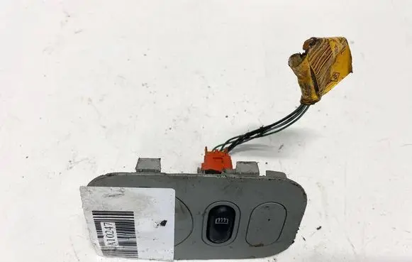 Renault Kangoo I Windscreen/window heater switch 8200439552