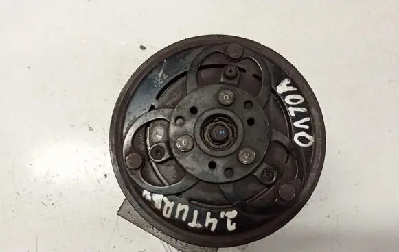 Volvo V70 Air conditioning (A/C) compressor (pump) 8708571 30665342