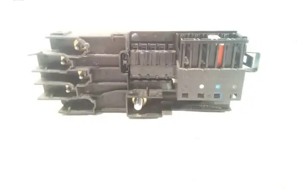 Mercedes-Benz CLS C219 Fuse module A2115452301