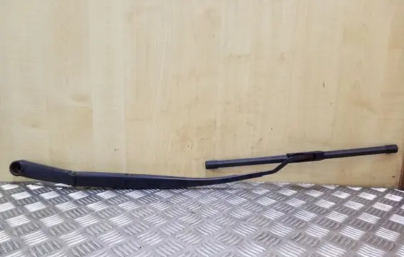 KIA Sportage Front wiper blade arm