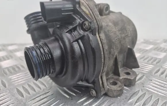 BMW X3 F25 Water pump 7632426