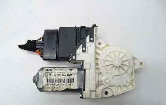 Skoda Octavia Mk2 (1Z) Front door window regulator motor 5K0959704A
