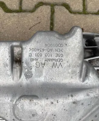 Volkswagen Golf VII Oil sump 8588