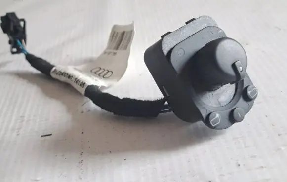 Audi A4 S4 B7 8E 8H Wing mirror switch 8H1971765