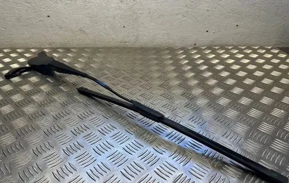Mercedes-Benz C W206 Windshield/front glass wiper blade A2068240200 3392126637