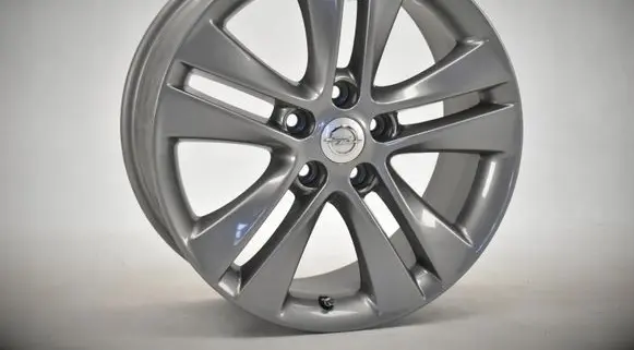 Opel Astra J R18 alloy rim 