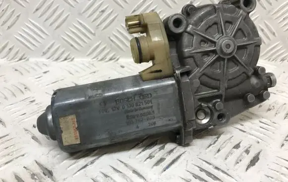 Mercedes-Benz S W140 Front door window regulator motor 0130821501