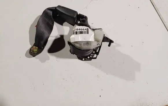 Mitsubishi Galant Middle seatbelt (rear) 0427149