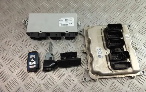 BMW X3 F25 Engine ECU kit and lock set 8664660