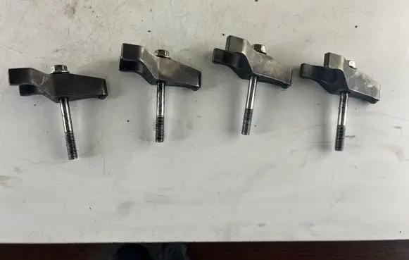 Toyota Auris 150 Fuel Injector clamp holder 