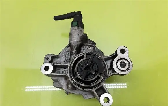 Ford Focus Electric auxiliary coolant/water pump D1651C1