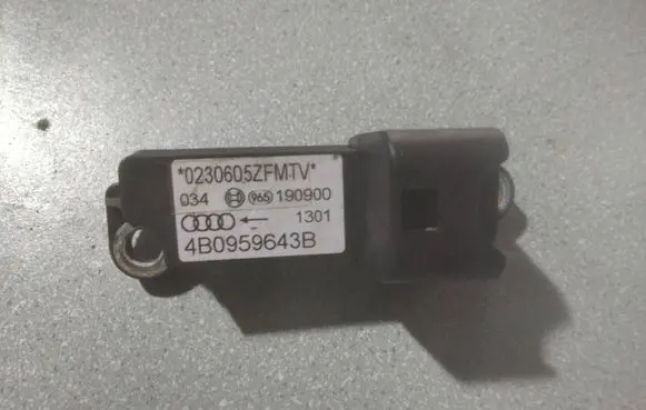 Audi A4 S4 B5 8D Airbag deployment crash/impact sensor 4B0959643B 0230605ZFMTV 190900