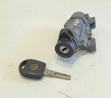 Volkswagen Polo Ignition lock 4B0905851