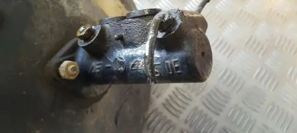 Ford Galaxy Master brake cylinder