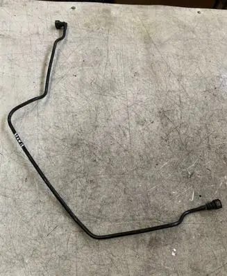 Engine coolant pipe/hose