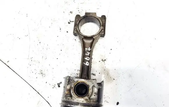 Ford Galaxy Piston with connecting rod